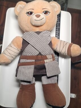 Retired. 2017 BAB Disney Star Wars Rey Bear